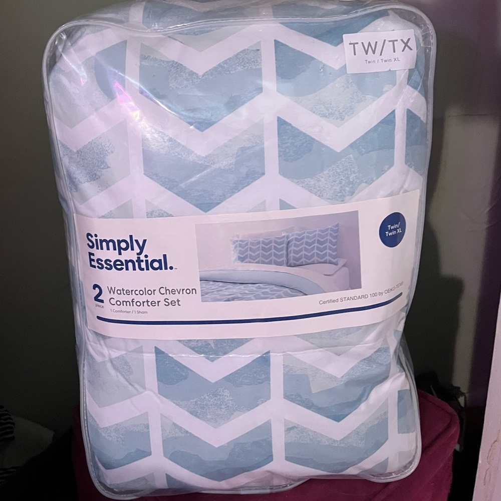 Twin XL Comforter Set / Two Piece Set!